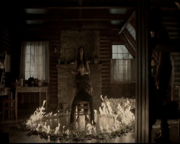 VampireDiariesWorld-dot-org_5x03OriginalSin1696.jpg