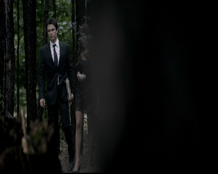 VampireDiariesWorld-dot-org_5x04ForWhomtheBellTolls1919.jpg