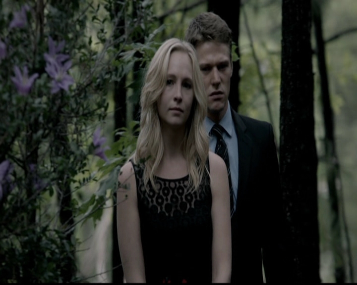 VampireDiariesWorld-dot-org_5x04ForWhomtheBellTolls1923.jpg