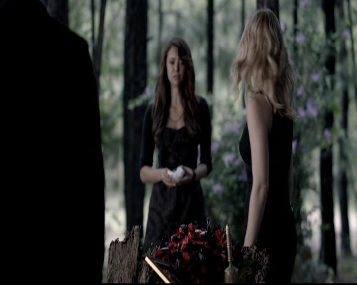 VampireDiariesWorld-dot-org_5x04ForWhomtheBellTolls1946.jpg