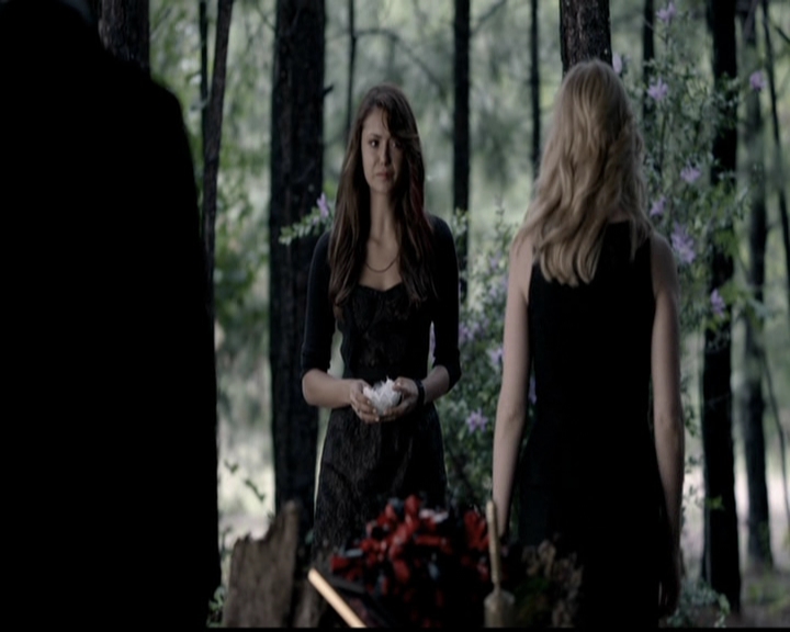 VampireDiariesWorld-dot-org_5x04ForWhomtheBellTolls1947.jpg