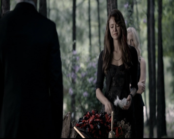 VampireDiariesWorld-dot-org_5x04ForWhomtheBellTolls1968.jpg