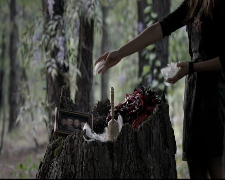 VampireDiariesWorld-dot-org_5x04ForWhomtheBellTolls1979.jpg