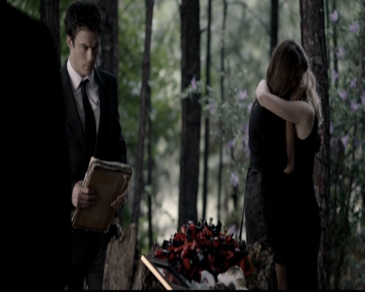 VampireDiariesWorld-dot-org_5x04ForWhomtheBellTolls1985.jpg