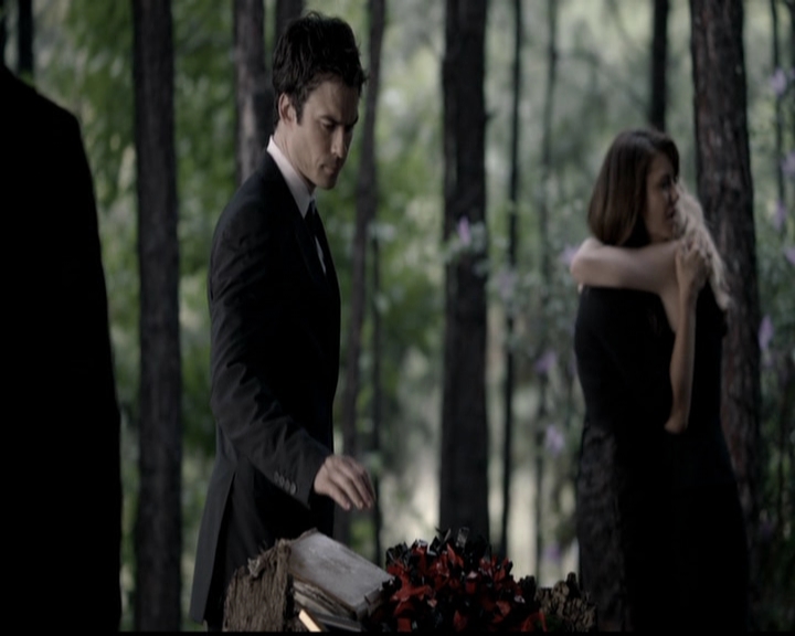 VampireDiariesWorld-dot-org_5x04ForWhomtheBellTolls1990.jpg