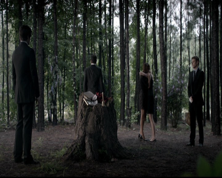 VampireDiariesWorld-dot-org_5x04ForWhomtheBellTolls1993.jpg