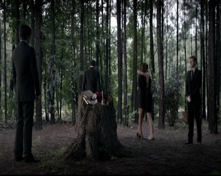 VampireDiariesWorld-dot-org_5x04ForWhomtheBellTolls1994.jpg