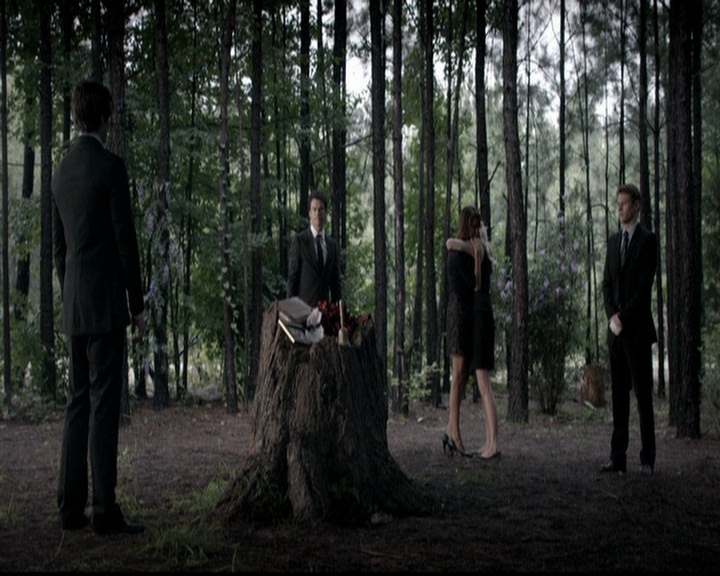 VampireDiariesWorld-dot-org_5x04ForWhomtheBellTolls1996.jpg