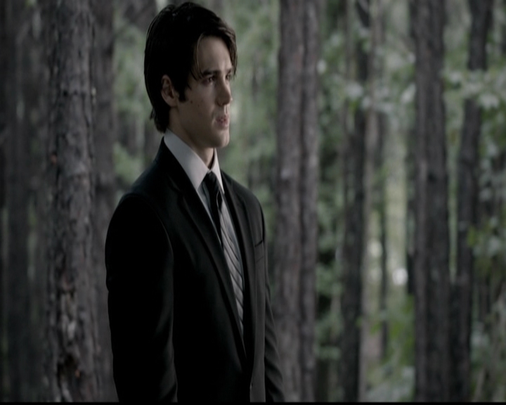 VampireDiariesWorld-dot-org_5x04ForWhomtheBellTolls2003.jpg