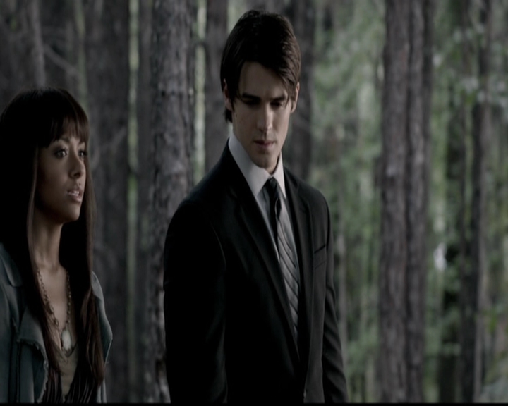 VampireDiariesWorld-dot-org_5x04ForWhomtheBellTolls2006.jpg