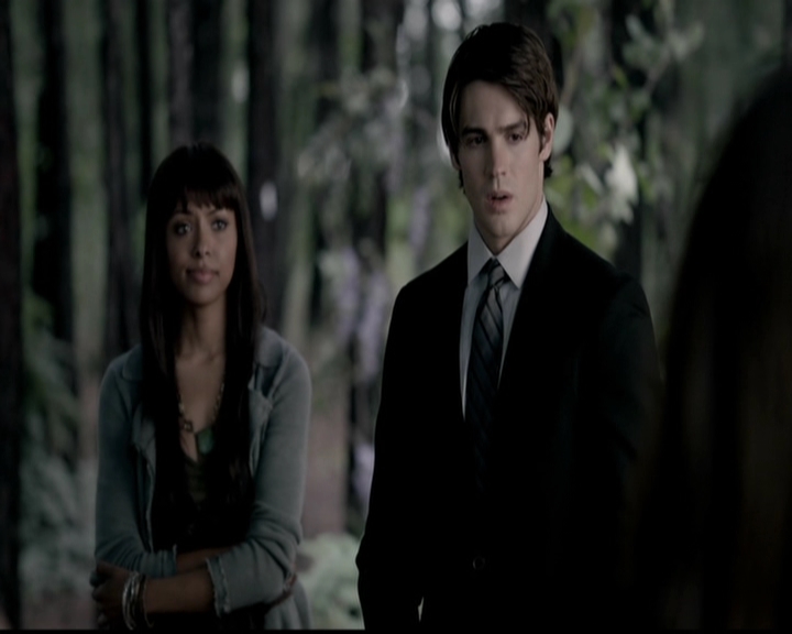 VampireDiariesWorld-dot-org_5x04ForWhomtheBellTolls2021.jpg