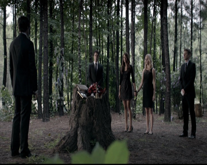 VampireDiariesWorld-dot-org_5x04ForWhomtheBellTolls2071.jpg