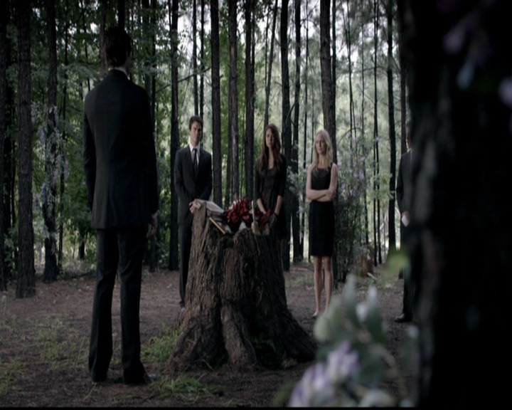 VampireDiariesWorld-dot-org_5x04ForWhomtheBellTolls2111.jpg