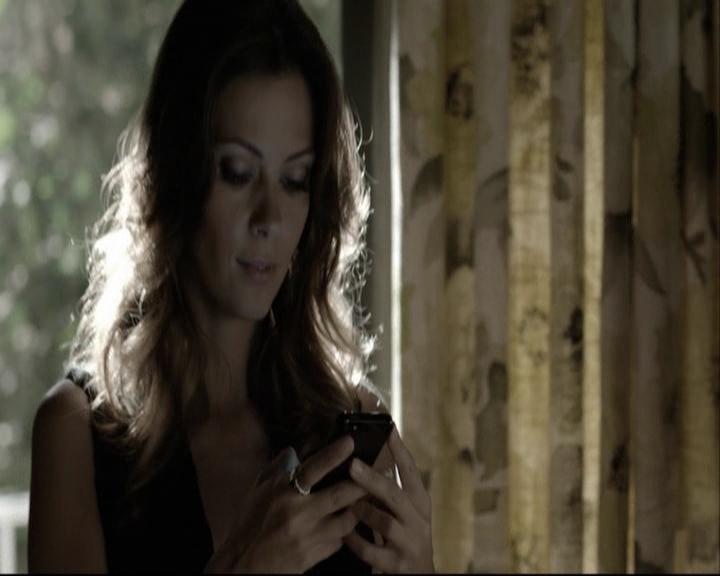 VampireDiariesWorld-dot-org_5x05MontersBall-deletedscenes2377.jpg