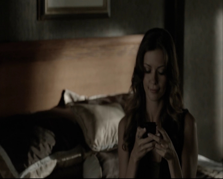 VampireDiariesWorld-dot-org_5x05MontersBall-deletedscenes2387.jpg