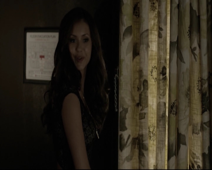 VampireDiariesWorld-dot-org_5x05MontersBall-deletedscenes2390.jpg