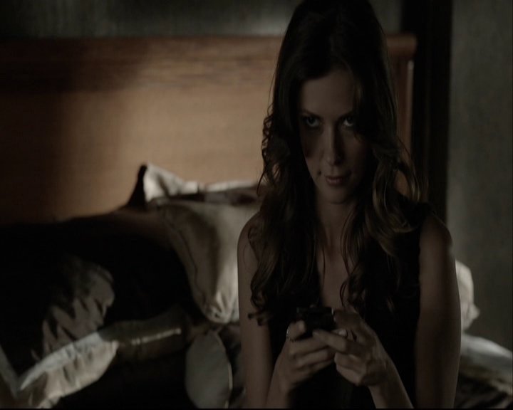 VampireDiariesWorld-dot-org_5x05MontersBall-deletedscenes2392.jpg