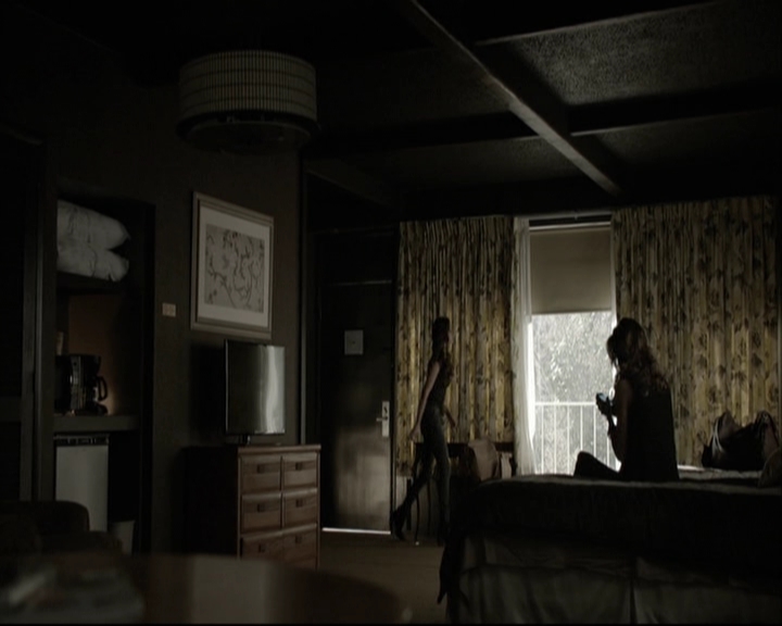 VampireDiariesWorld-dot-org_5x05MontersBall-deletedscenes2393.jpg