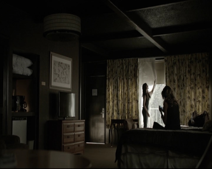 VampireDiariesWorld-dot-org_5x05MontersBall-deletedscenes2395.jpg