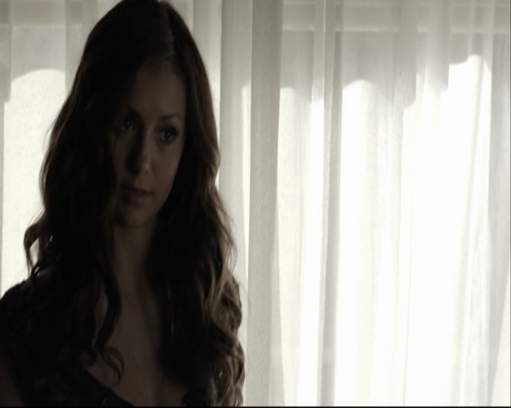 VampireDiariesWorld-dot-org_5x05MontersBall-deletedscenes2400.jpg