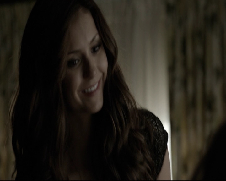 VampireDiariesWorld-dot-org_5x05MontersBall-deletedscenes2413.jpg