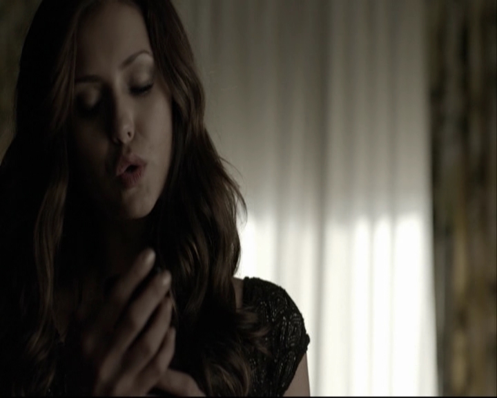 VampireDiariesWorld-dot-org_5x05MontersBall-deletedscenes2415.jpg