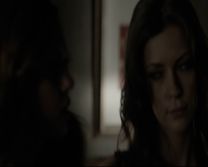 VampireDiariesWorld-dot-org_5x05MontersBall-deletedscenes2431.jpg