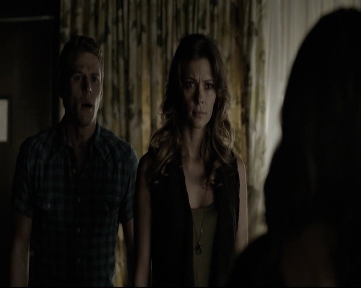 VampireDiariesWorld-dot-org_5x05MontersBall-deletedscenes2501.jpg