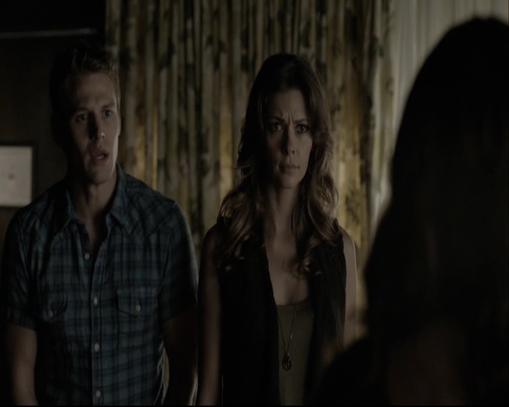 VampireDiariesWorld-dot-org_5x05MontersBall-deletedscenes2502.jpg