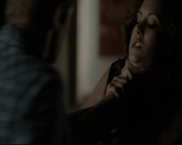 VampireDiariesWorld-dot-org_5x05MontersBall-deletedscenes2511.jpg