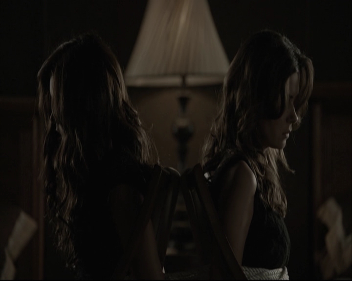 VampireDiariesWorld-dot-org_5x05MontersBall-deletedscenes2530.jpg