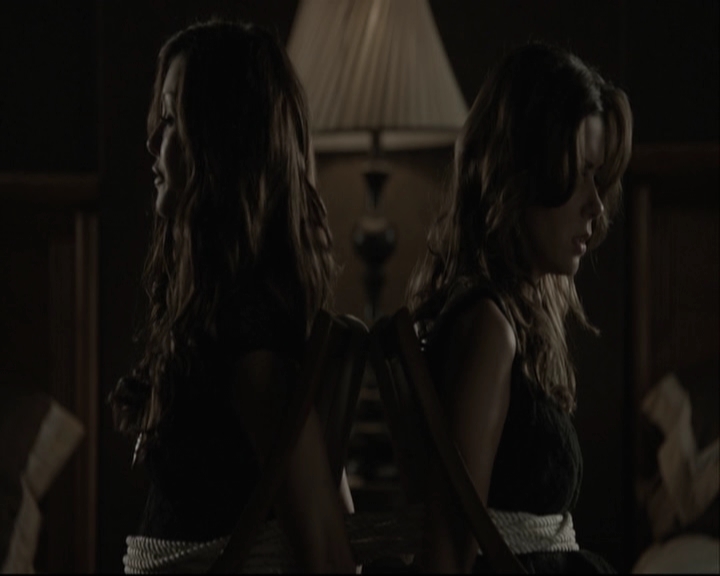 VampireDiariesWorld-dot-org_5x05MontersBall-deletedscenes2535.jpg