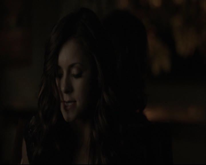 VampireDiariesWorld-dot-org_5x05MontersBall-deletedscenes2536.jpg