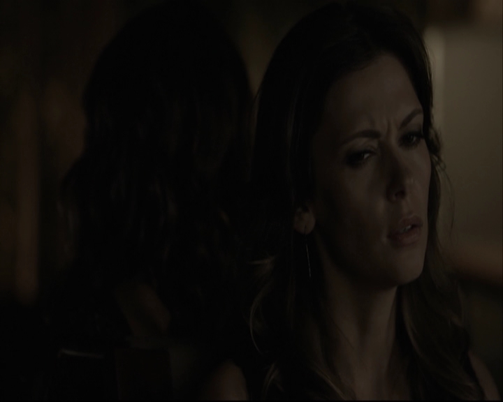 VampireDiariesWorld-dot-org_5x05MontersBall-deletedscenes2540.jpg