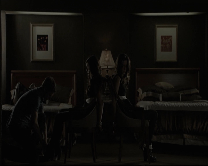 VampireDiariesWorld-dot-org_5x05MontersBall-deletedscenes2565.jpg