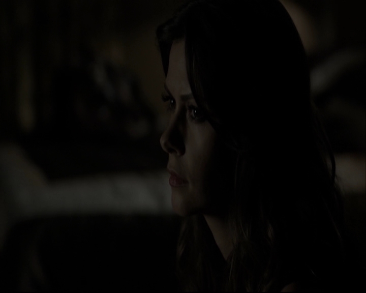 VampireDiariesWorld-dot-org_5x05MontersBall-deletedscenes2606.jpg