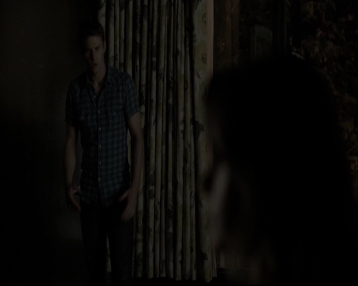 VampireDiariesWorld-dot-org_5x05MontersBall-deletedscenes2623.jpg