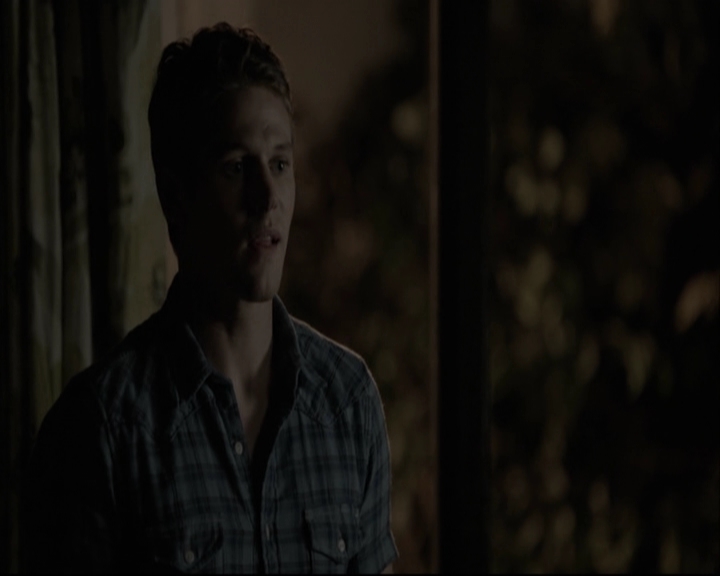 VampireDiariesWorld-dot-org_5x05MontersBall-deletedscenes2628.jpg