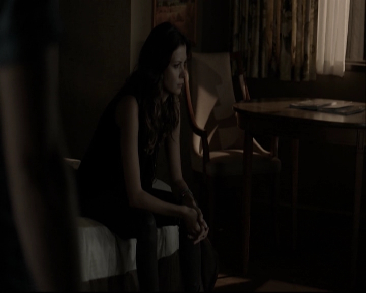 VampireDiariesWorld-dot-org_5x05MontersBall-deletedscenes2630.jpg