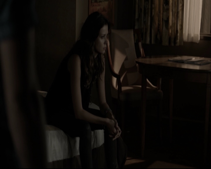 VampireDiariesWorld-dot-org_5x05MontersBall-deletedscenes2631.jpg