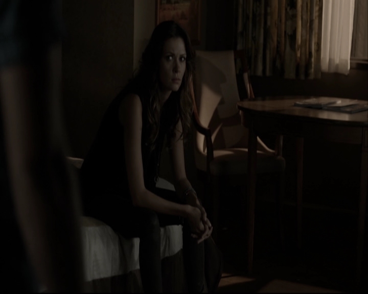 VampireDiariesWorld-dot-org_5x05MontersBall-deletedscenes2632.jpg