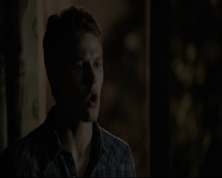 VampireDiariesWorld-dot-org_5x05MontersBall-deletedscenes2644.jpg