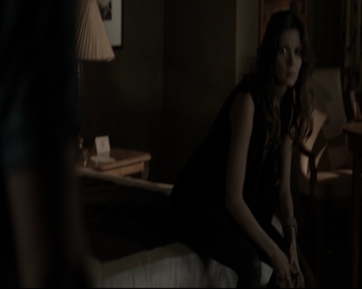 VampireDiariesWorld-dot-org_5x05MontersBall-deletedscenes2646.jpg