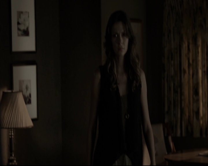 VampireDiariesWorld-dot-org_5x05MontersBall-deletedscenes2647.jpg