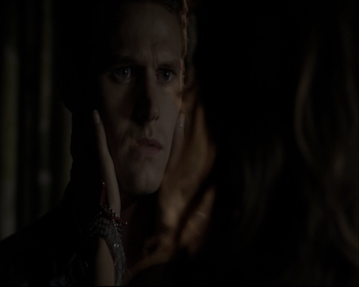 VampireDiariesWorld-dot-org_5x05MontersBall-deletedscenes2652.jpg