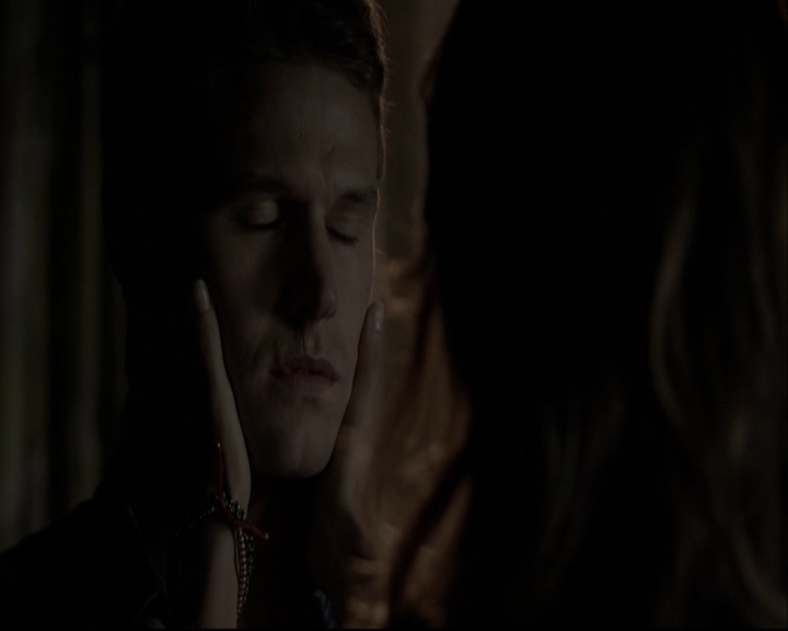 VampireDiariesWorld-dot-org_5x05MontersBall-deletedscenes2656.jpg