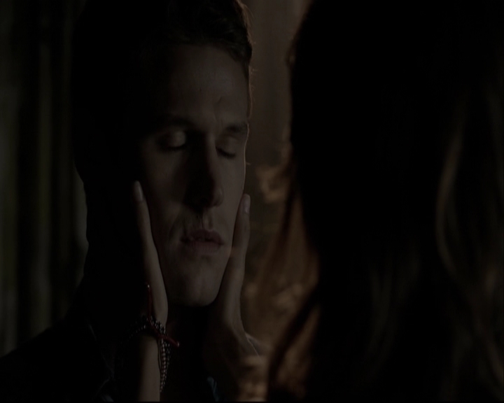 VampireDiariesWorld-dot-org_5x05MontersBall-deletedscenes2660.jpg