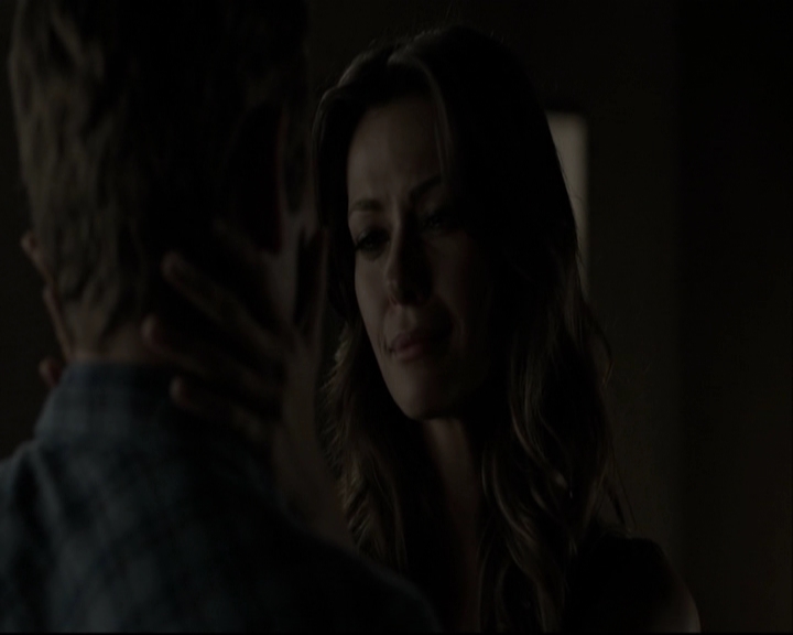 VampireDiariesWorld-dot-org_5x05MontersBall-deletedscenes2675.jpg