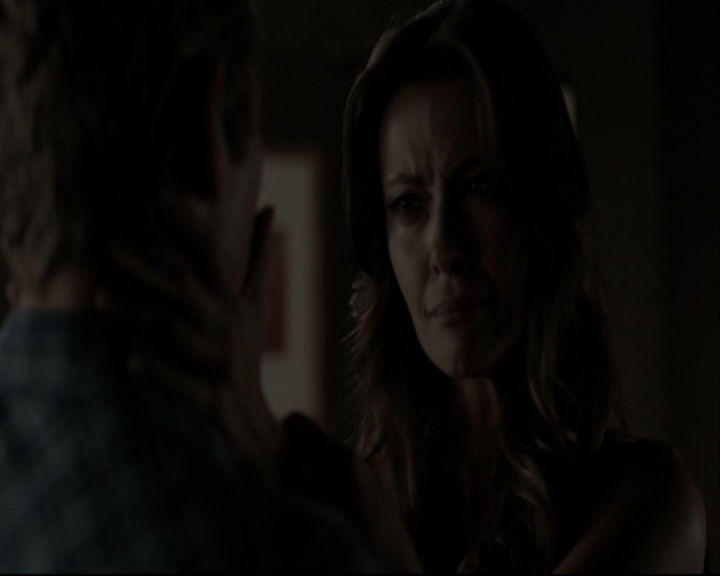 VampireDiariesWorld-dot-org_5x05MontersBall-deletedscenes2688.jpg