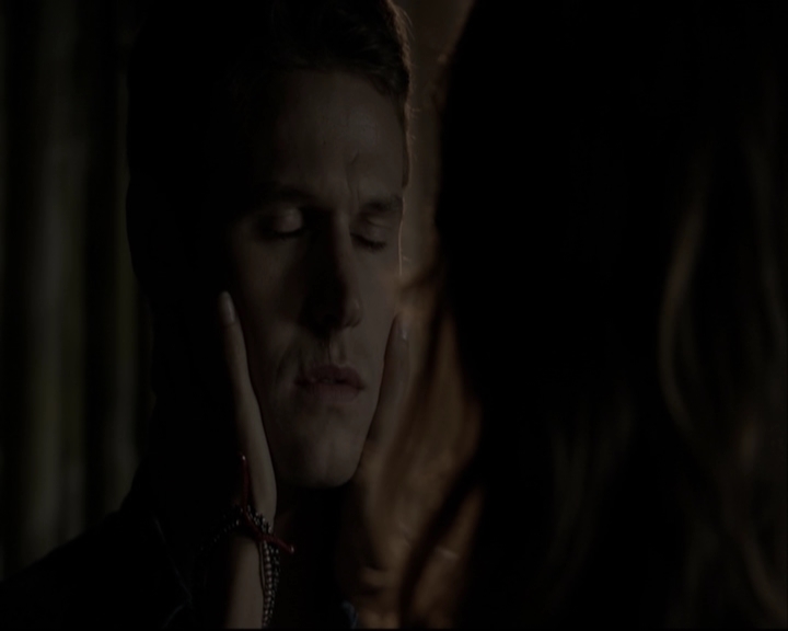 VampireDiariesWorld-dot-org_5x05MontersBall-deletedscenes2695.jpg